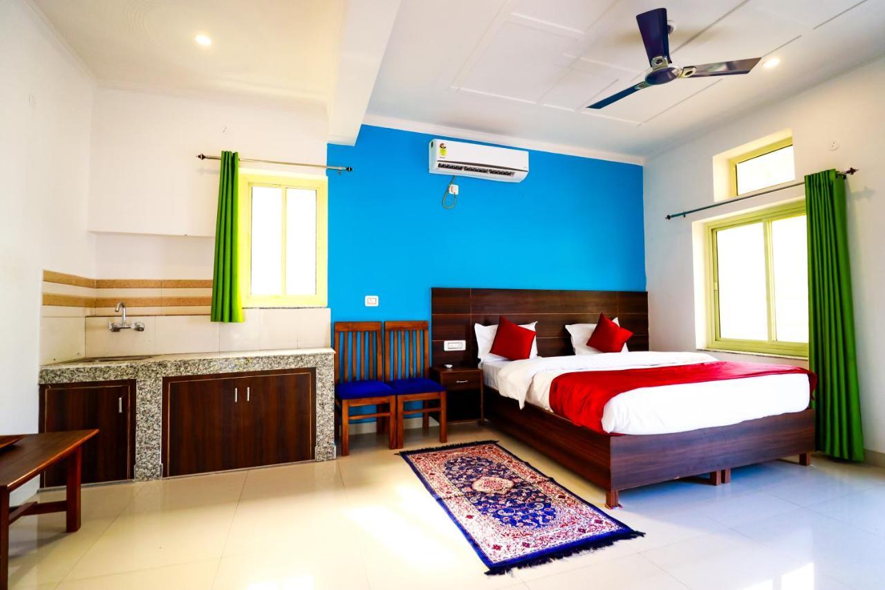 Manzil Hostel Rishīkesh Buitenkant foto